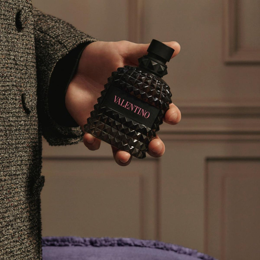 Valentino Uomo Born In Roma bottle detail