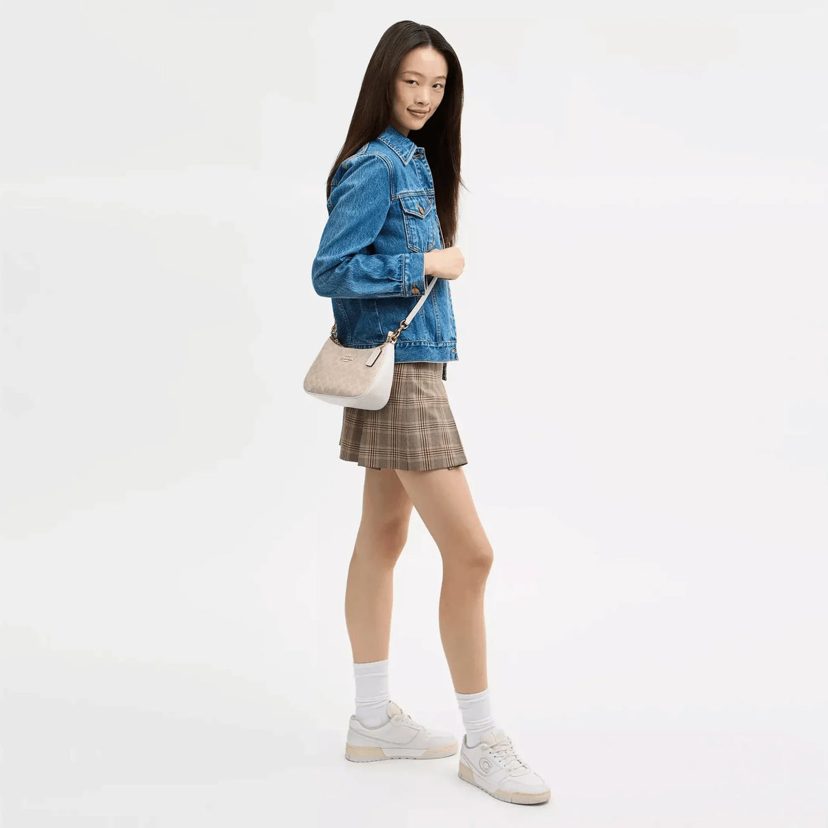 Coach Teri Shoulder Bag CV933 in Gold/Sand/Chalk Signature Canvas